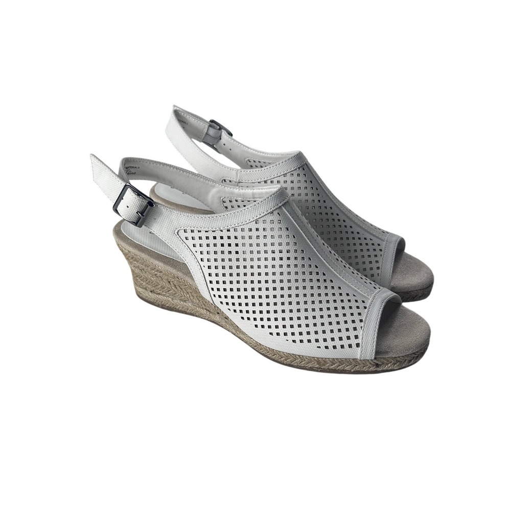 Easy‎ Street Stacy White Perforated Espadrille Wedge Sandals 7.5M NEW
